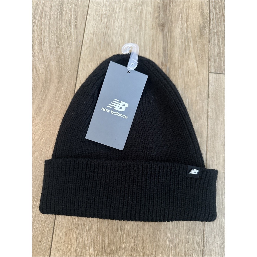 NEW BALANCE Cuffed Beanie Hat Black with Patch‎ Logo 100% Acrylic OSFM